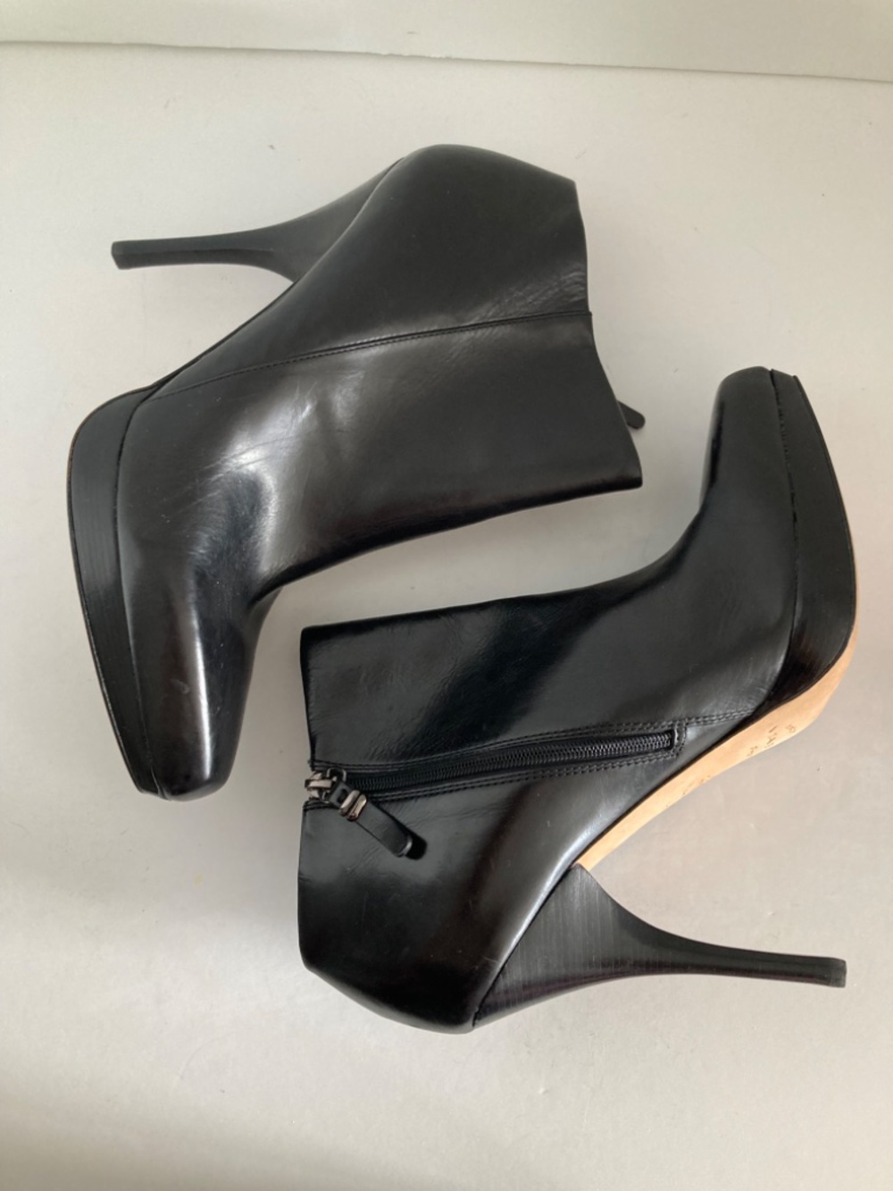 Via Spiga Platform Stiletto Heel Ankle Booties Black Leather Side Zip Women 9M - Picture 11 of 16